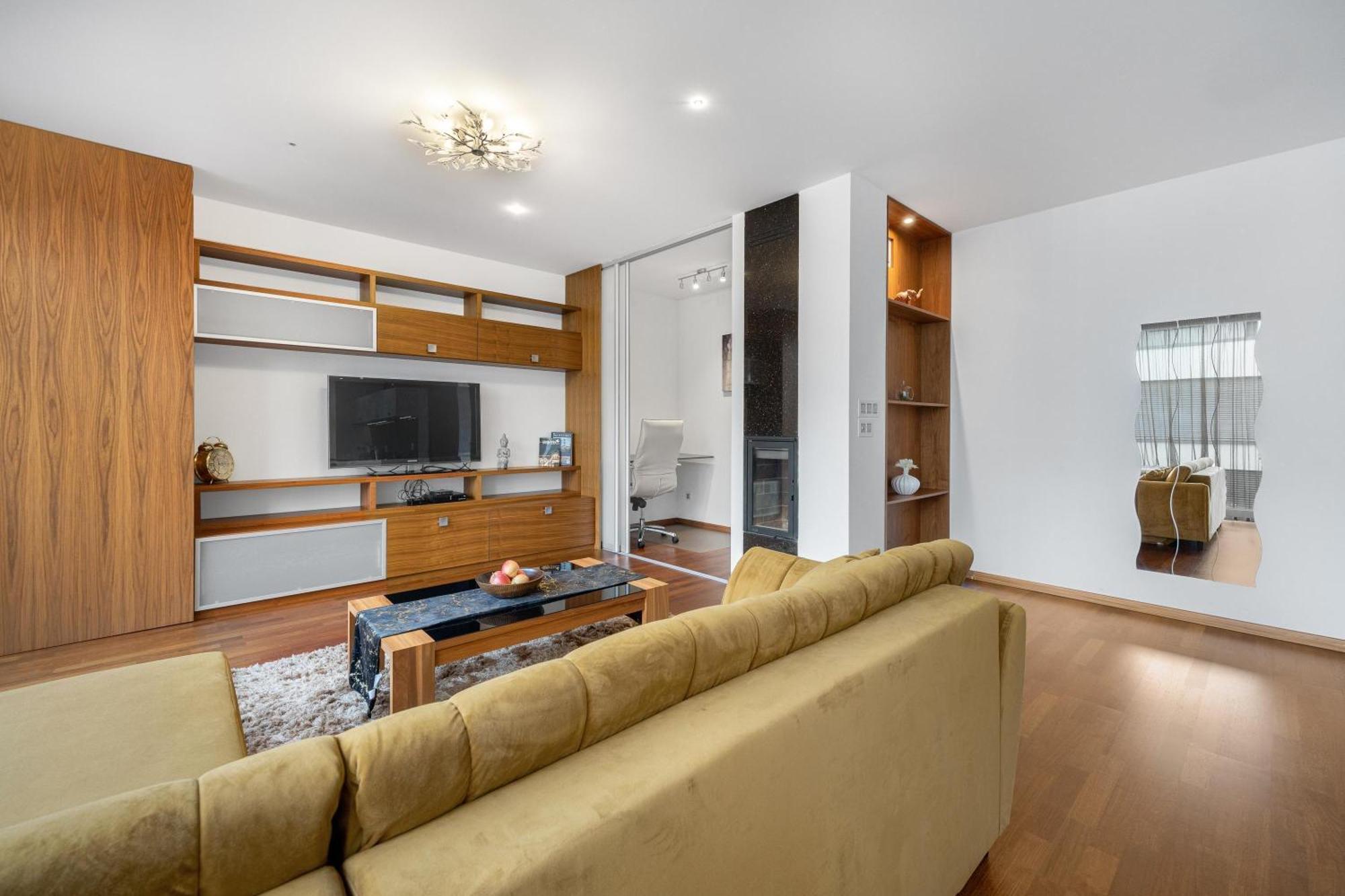Revon Business Apartment 50 Dunajska Братислава Екстериор снимка