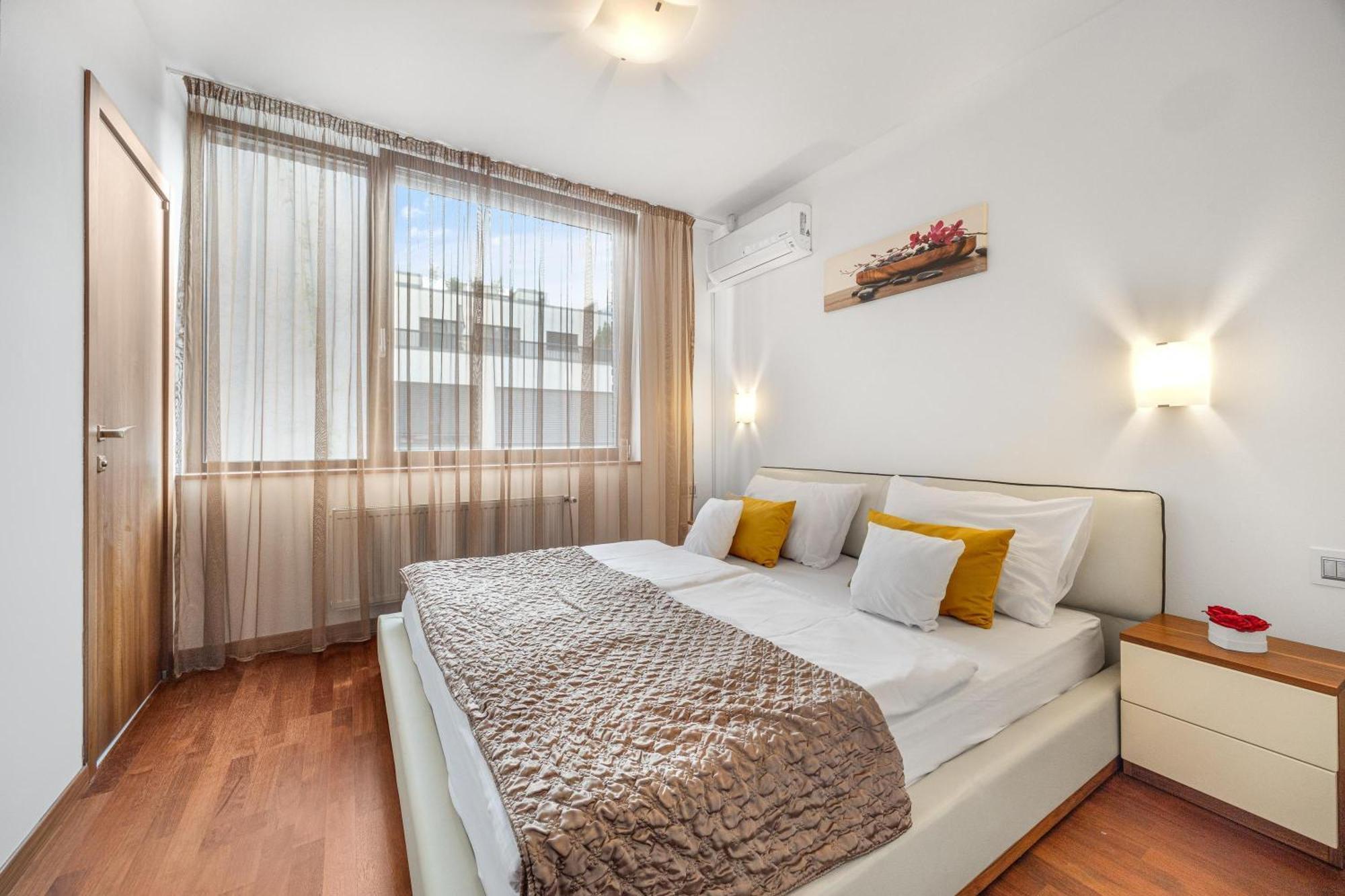 Revon Business Apartment 50 Dunajska Братислава Екстериор снимка