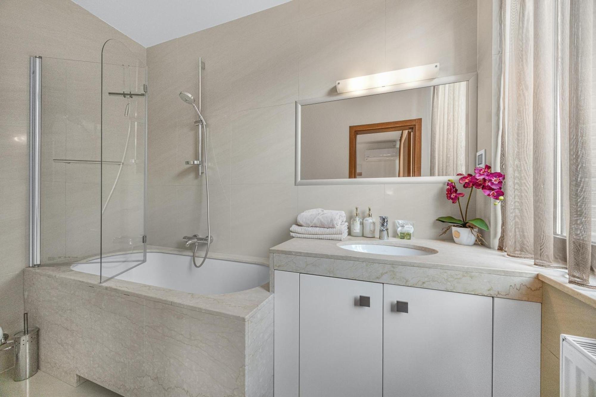Revon Business Apartment 50 Dunajska Братислава Екстериор снимка