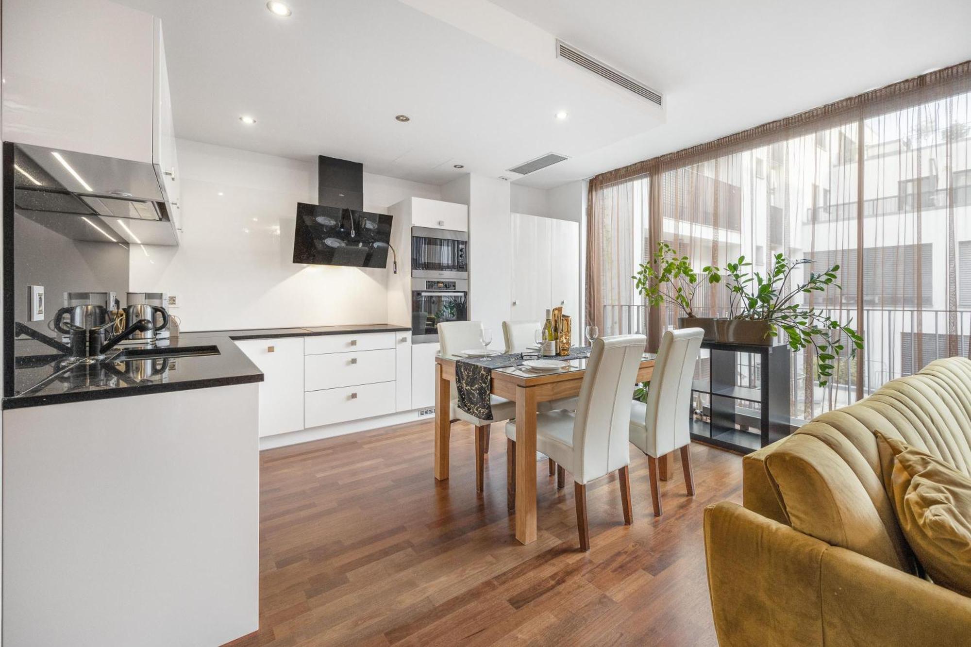 Revon Business Apartment 50 Dunajska Братислава Екстериор снимка
